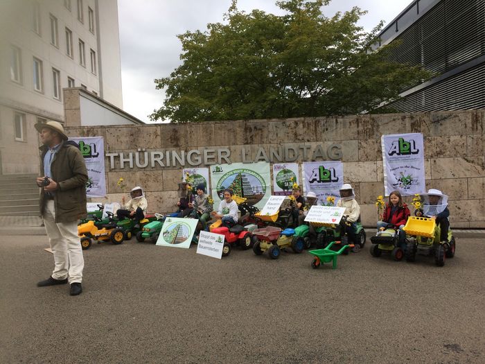 Vorabaktion zur "Wir haben es satt!"-Demo vor dem Erfurter Landtag